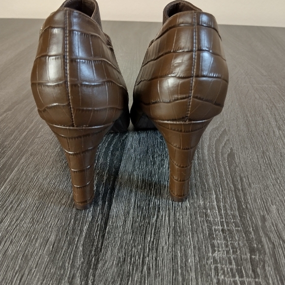 Antonio Melanie Brown leather bootie 3" heel. EUC. Side zipper 8 medium - Picture 12 of 14